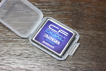 130629_CF_32GB_02.JPG